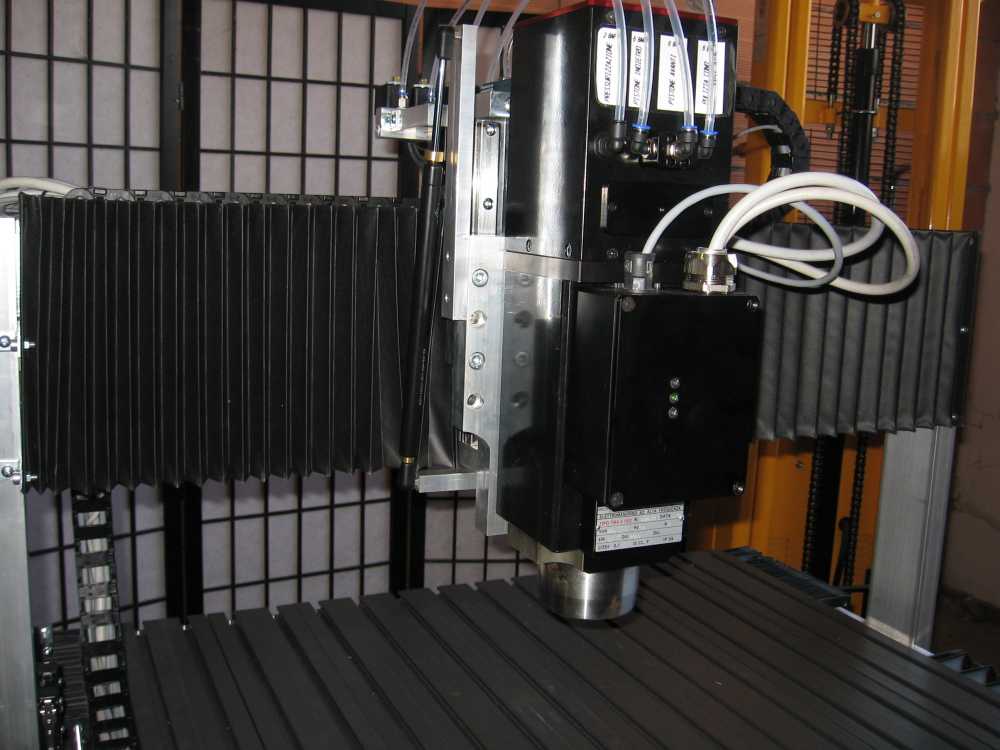 Cambio utensile pneumatico CNIKA 107 Raptor
