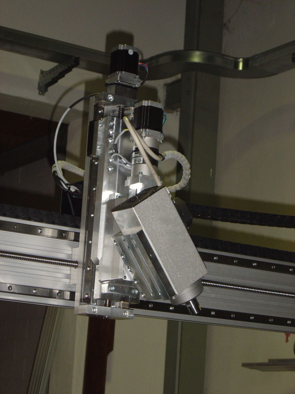 CNIKA 204 particolare opzionale quarto asse basculante