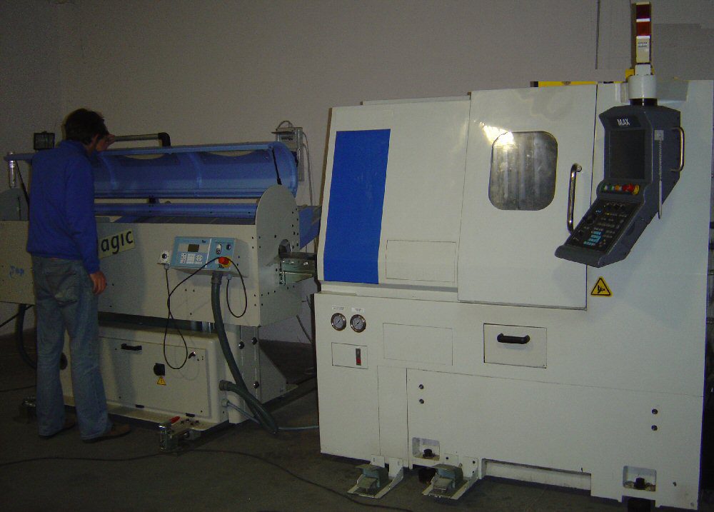 Officina CNIKA, linea produttiva